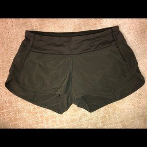 Lululemon Speed Up Short 2.5” (Size 4 Reg)